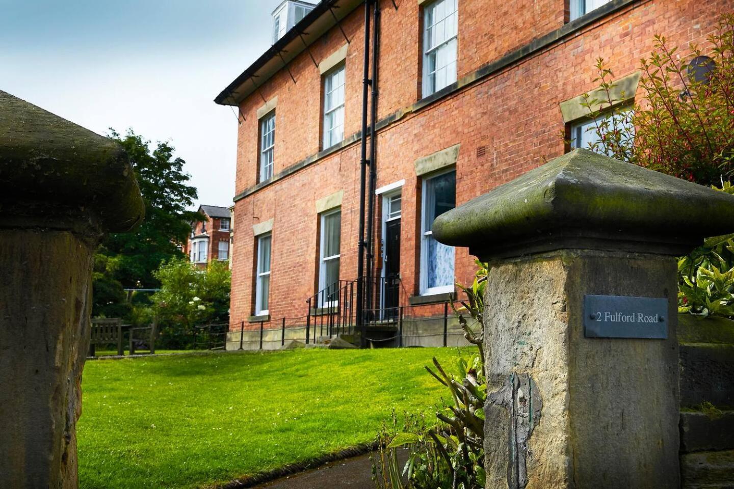 The Penthouse Queen Margaret'S Lodge Scarborough Exteriör bild